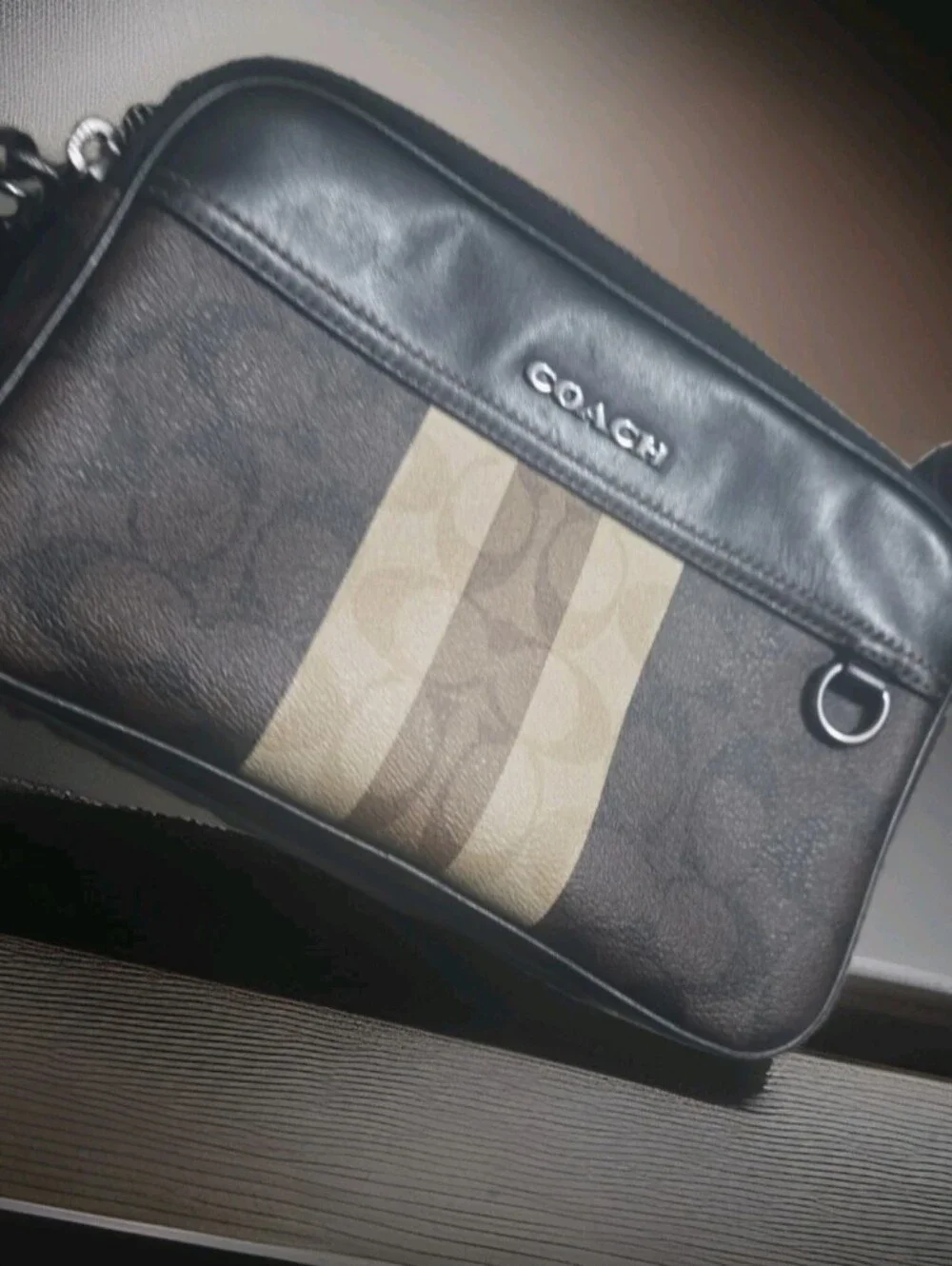Pre-loved Coach mens/unisex Coach Graham Crossbody,inner and outer pockets
